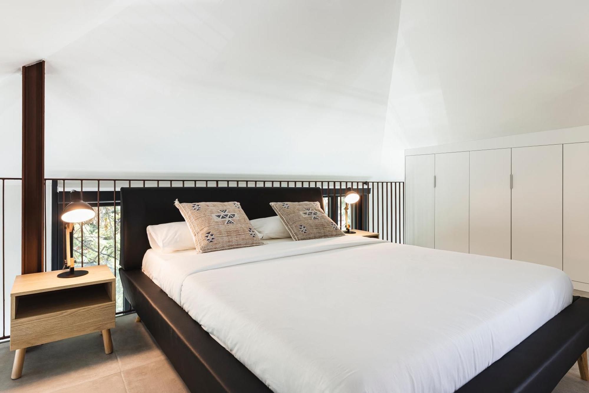 By Olala Homes * Valence
